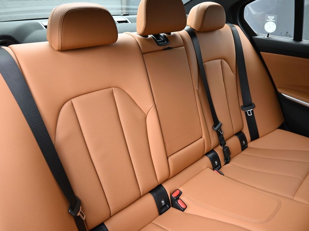2026 BMW 3 Series 330i - Photo 26