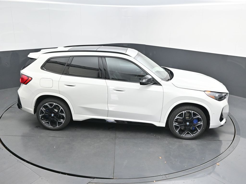 2026 BMW X1 M35i - Photo 44