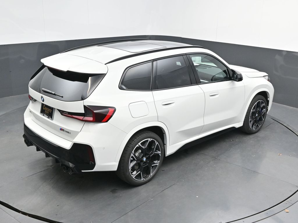 2026 BMW X1 M35i - Photo 42
