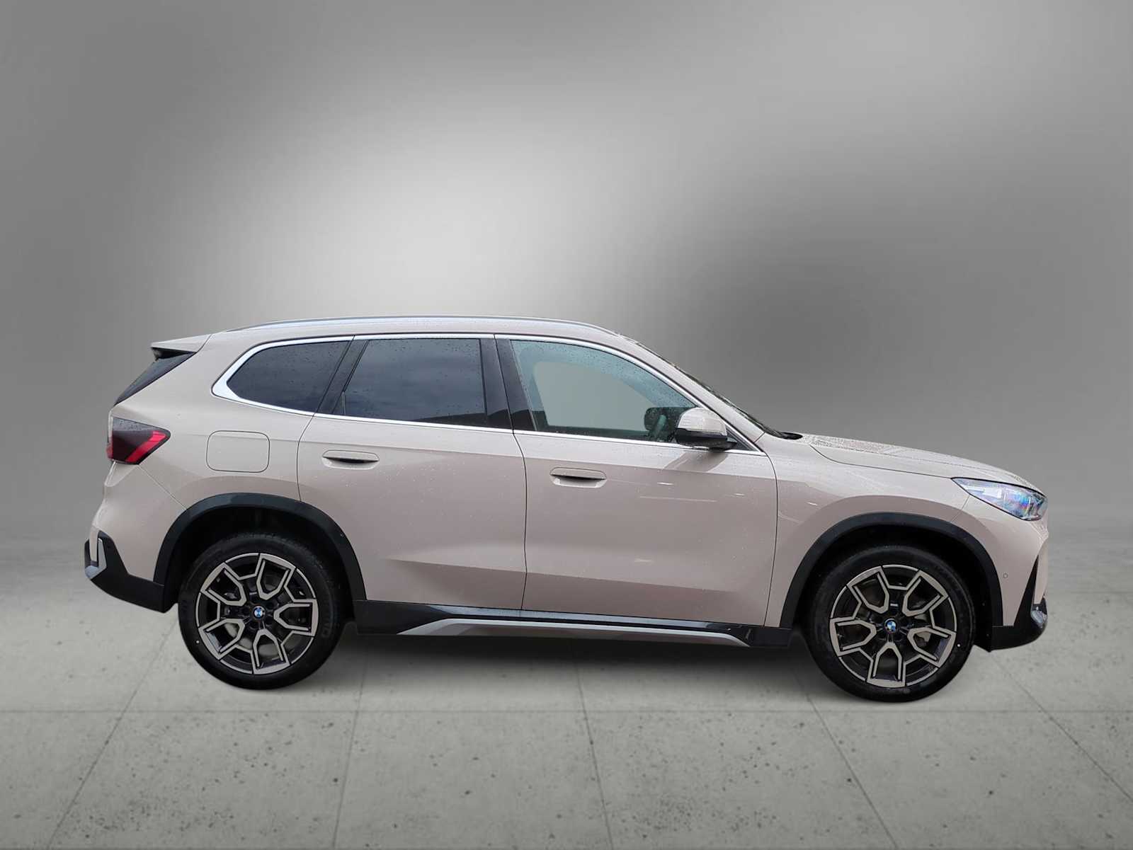 2026 BMW X1 XDrive28i - Photo 9