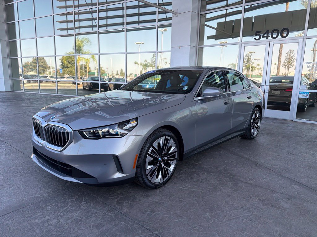 2026 BMW 530i Sedan 