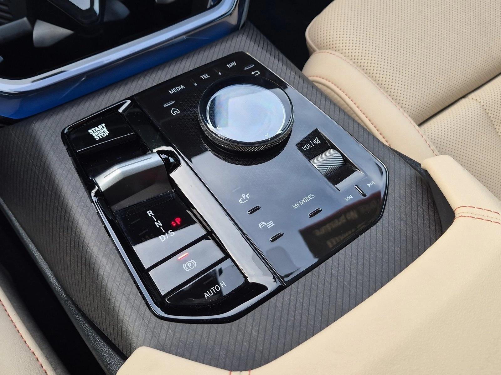 2026 BMW X3 30 - Photo 12