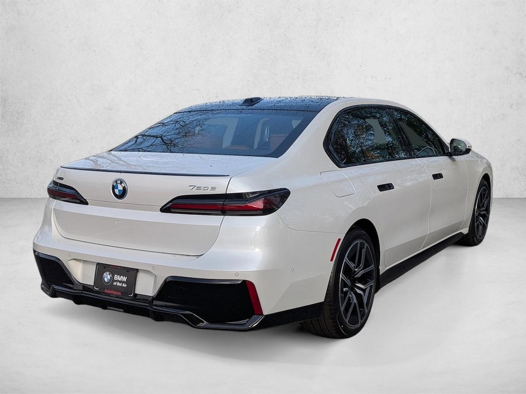 New 2026 BMW 750e xDrive Sedan