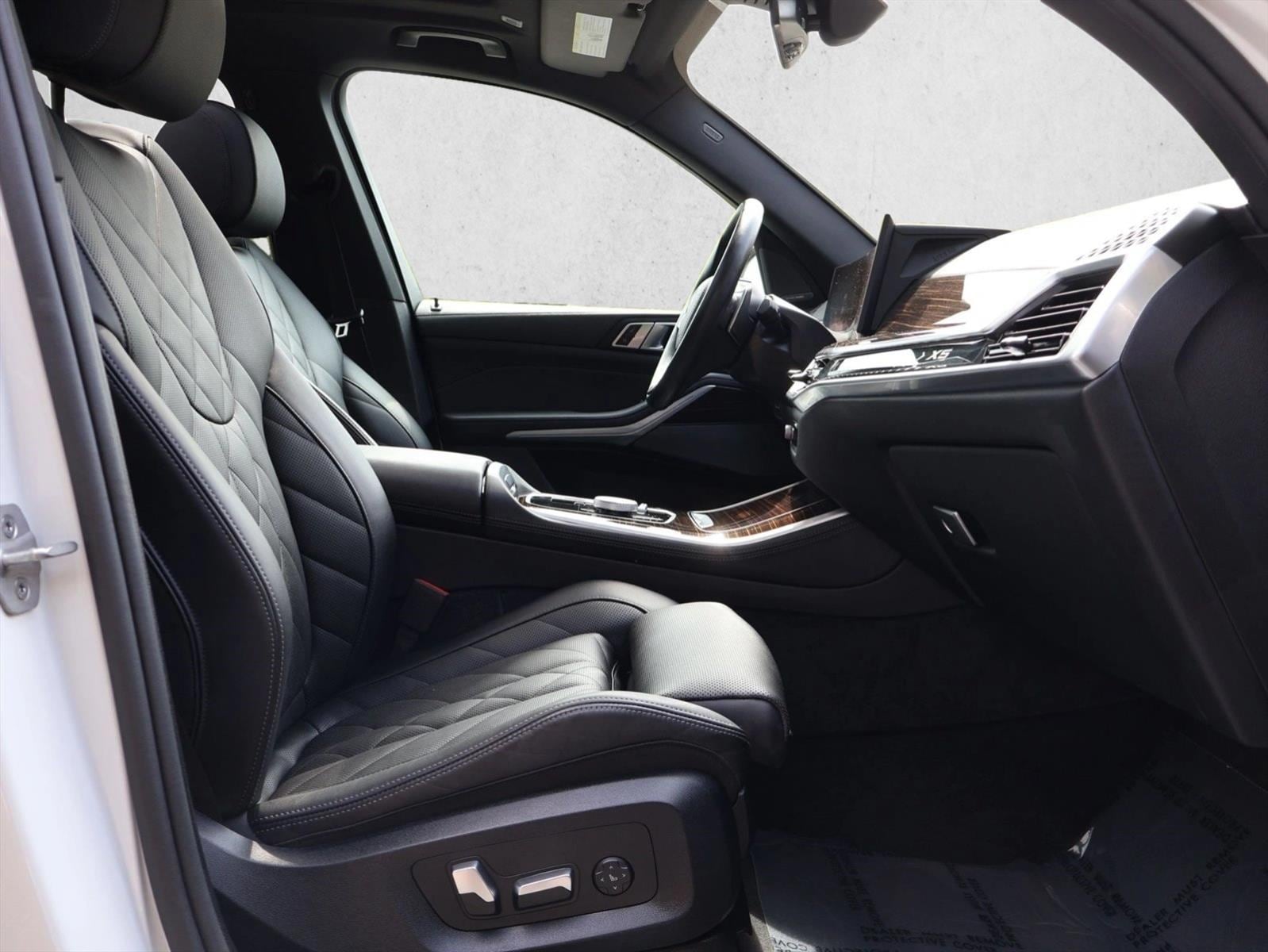 2026 BMW X5 40i - Photo 27