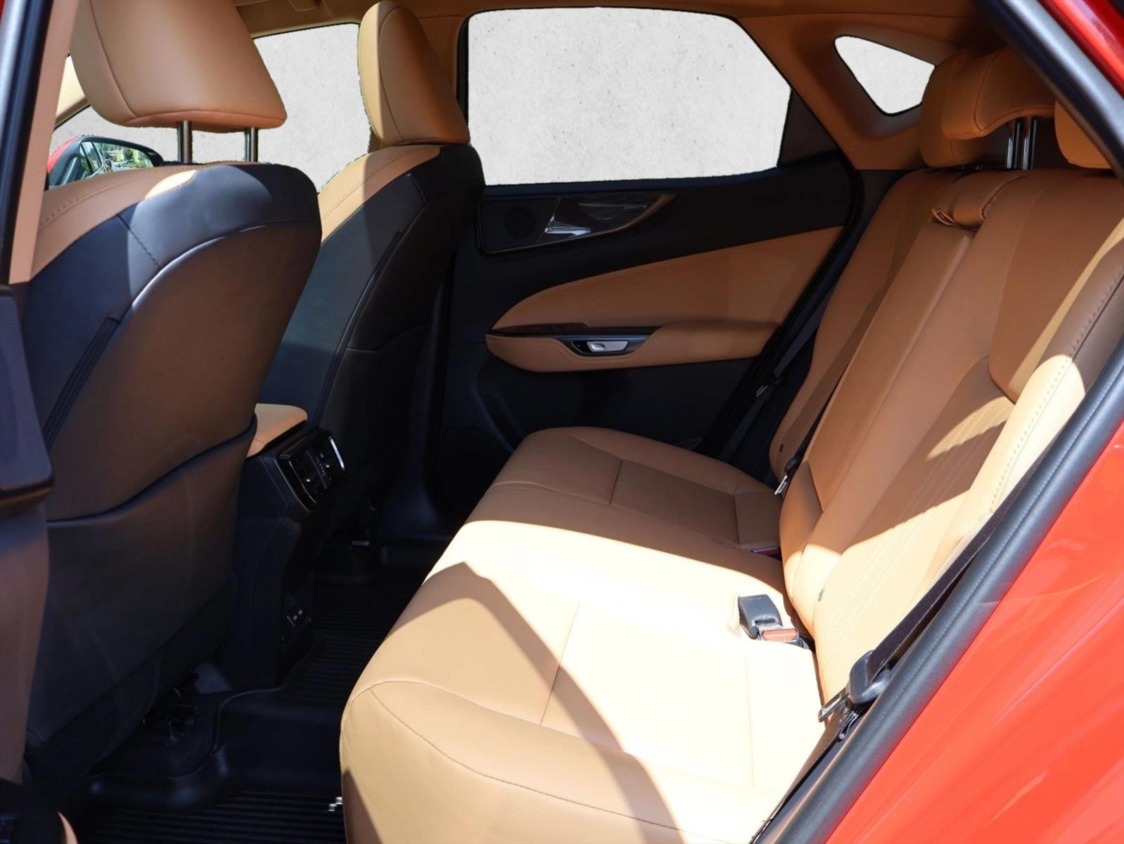 2025 Lexus NX 350 - Photo 23