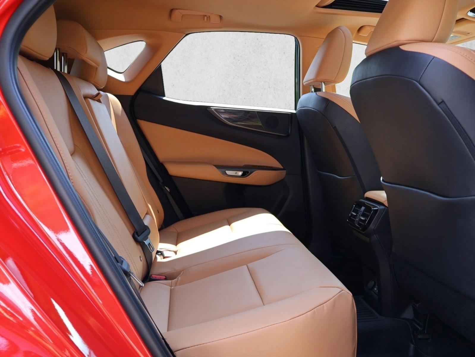 2025 Lexus NX 350 - Photo 24
