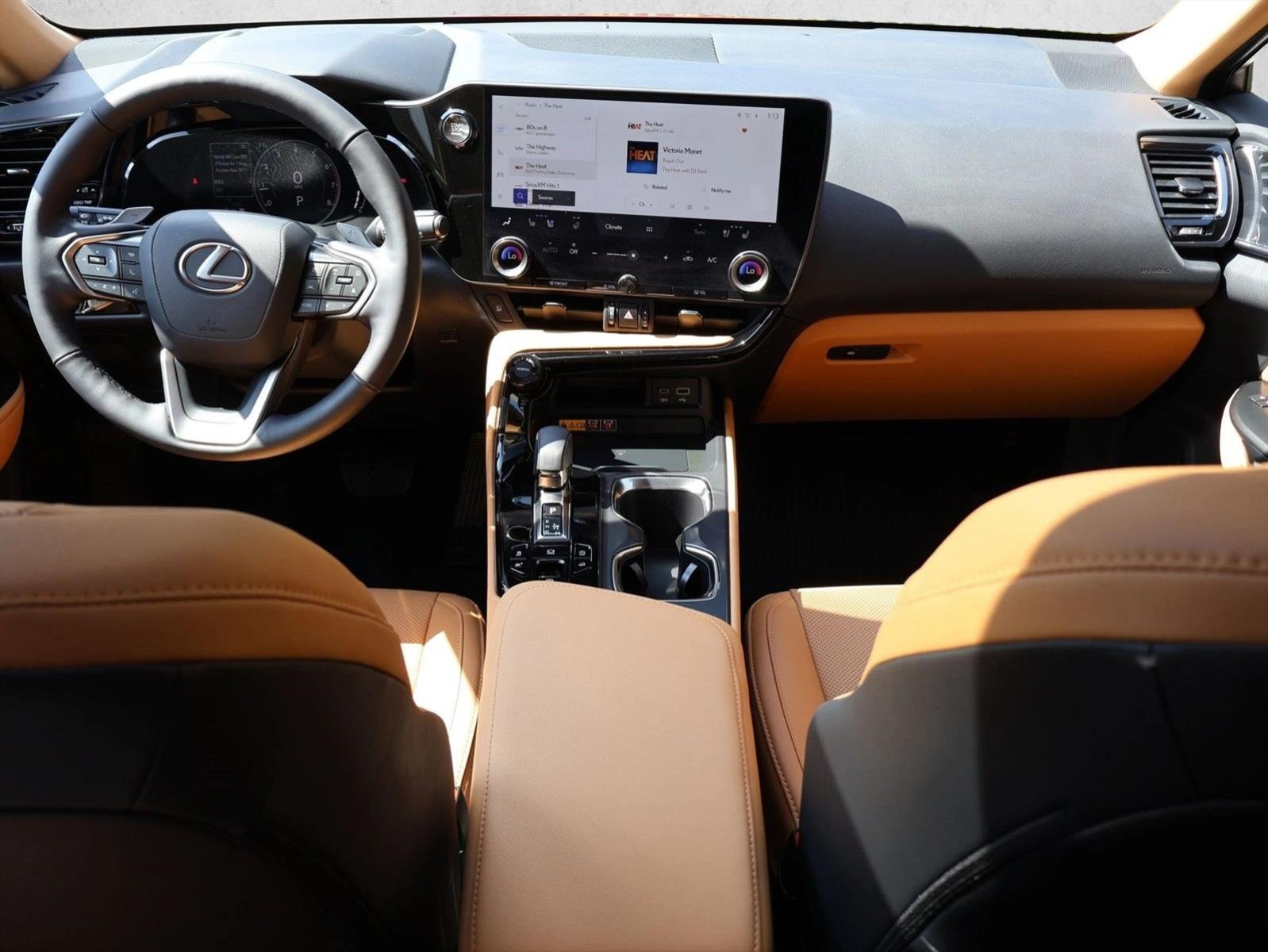 2025 Lexus NX 350 - Photo 22