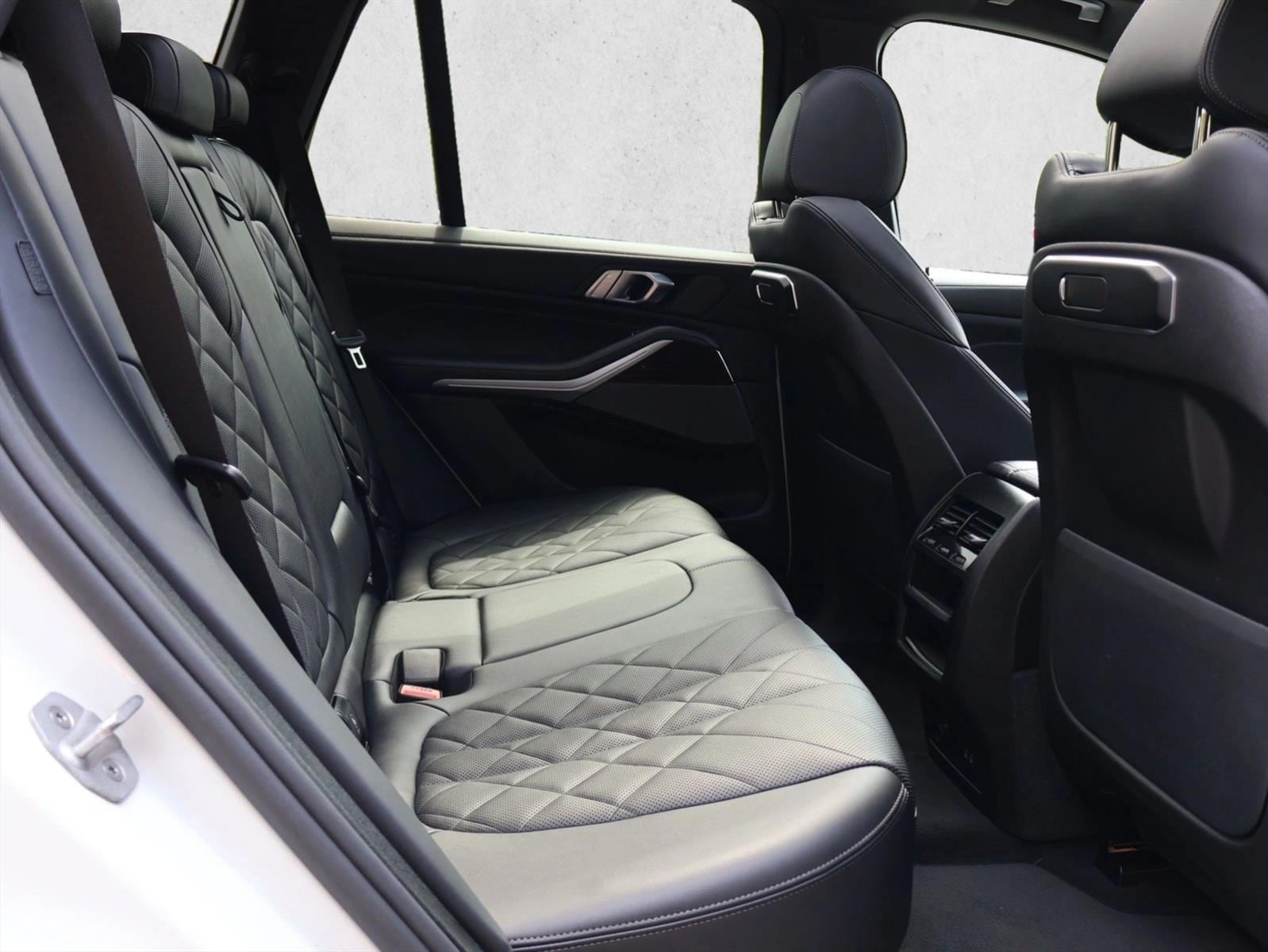 2026 BMW X5 40i - Photo 24