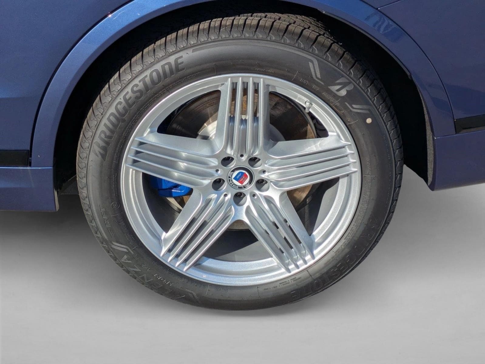 2026 BMW X7 ALPINA XB7 - Photo 10