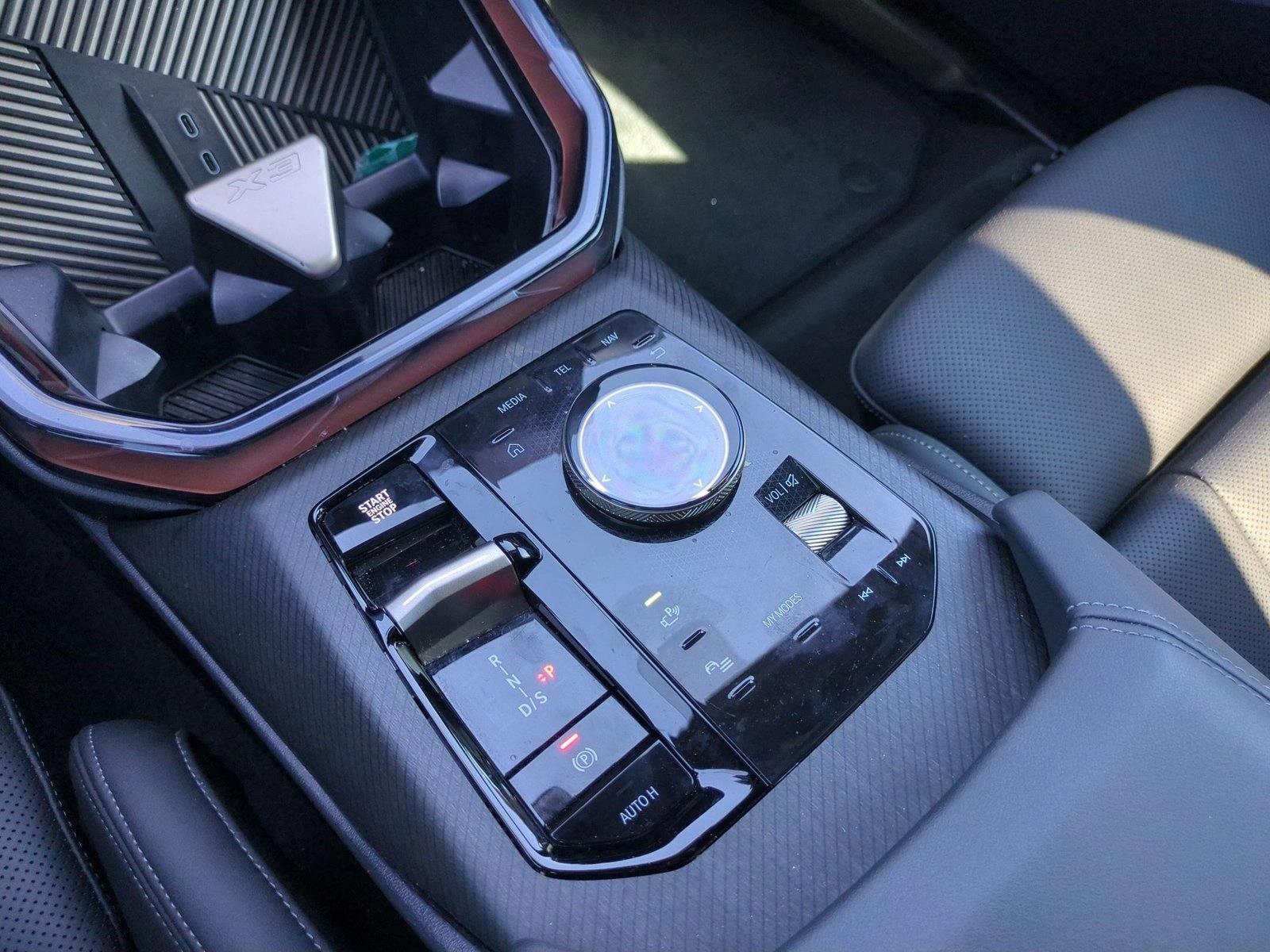 2025 BMW X3 30 - Photo 12