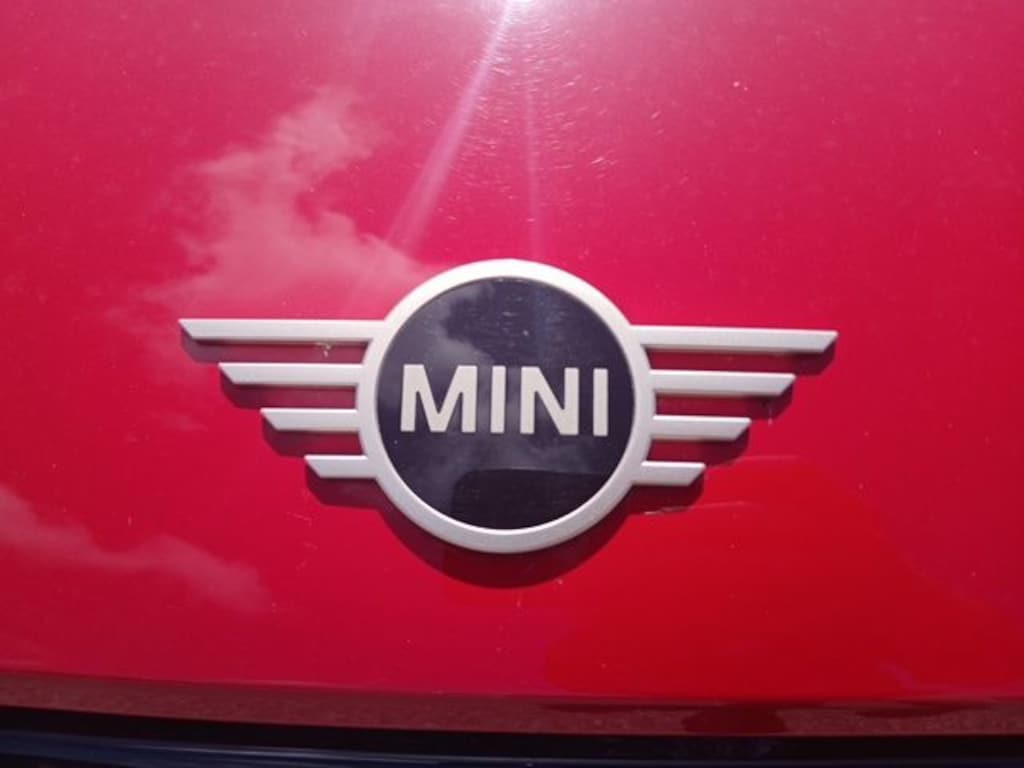 Used 2025 MINI Cooper S Signature 39 MPG HIGHWAY Hatchback