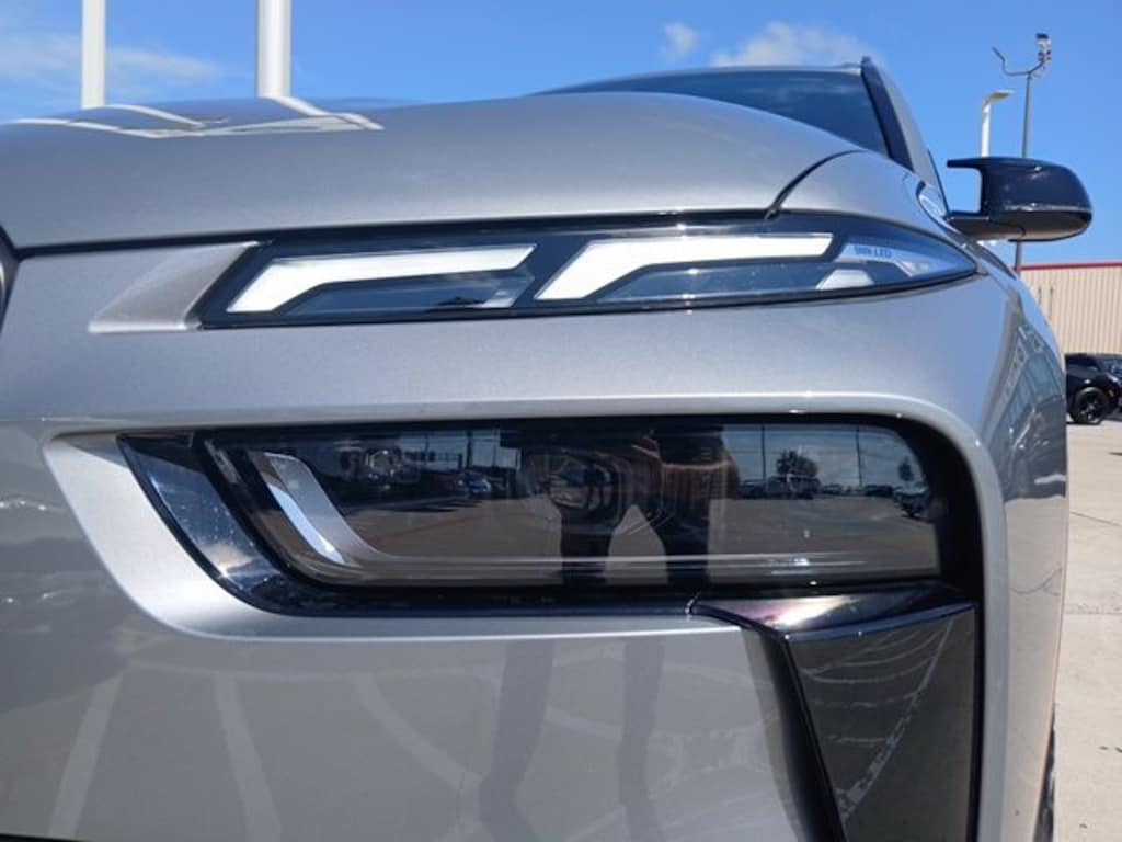 New 2027 BMW X7 M60i SUV