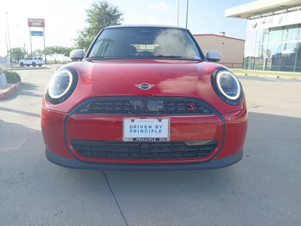 Used 2025 MINI Cooper S Signature 39 MPG HIGHWAY Hatchback
