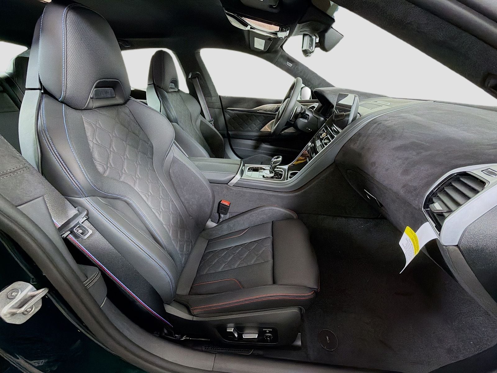 2026 BMW 8 Series M850i - Photo 29