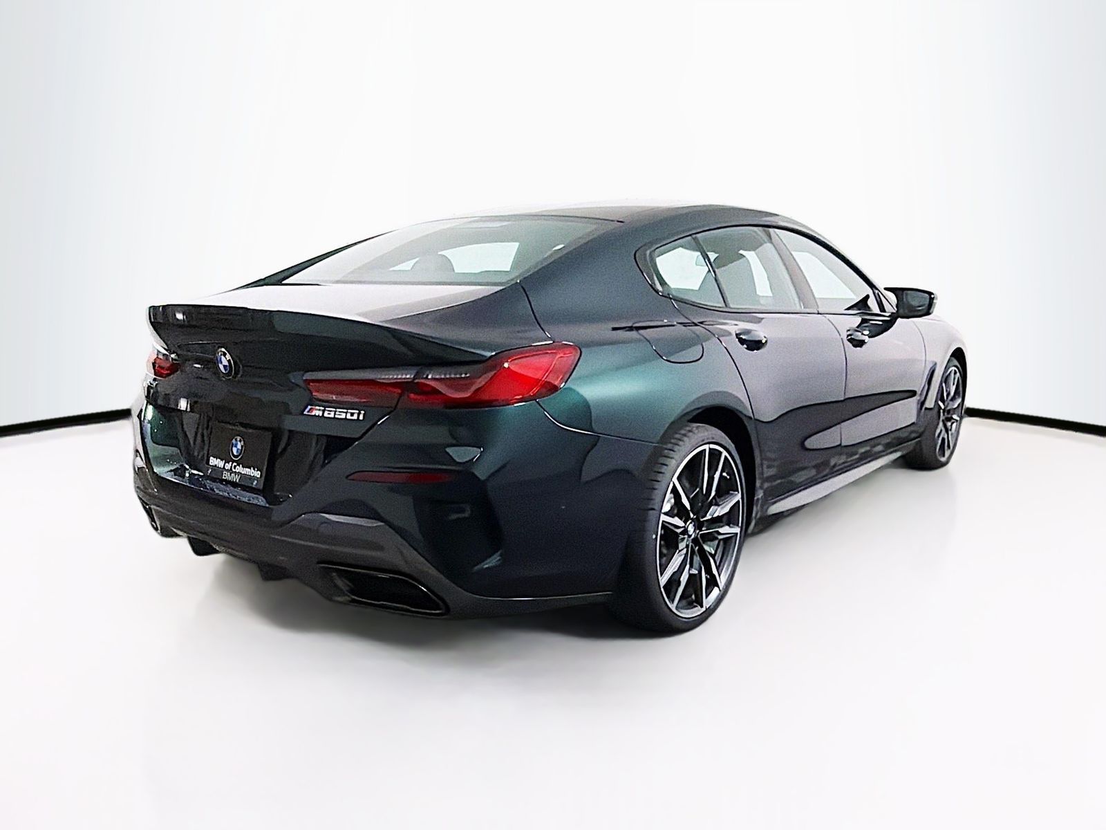 2026 BMW 8 Series M850i - Photo 7