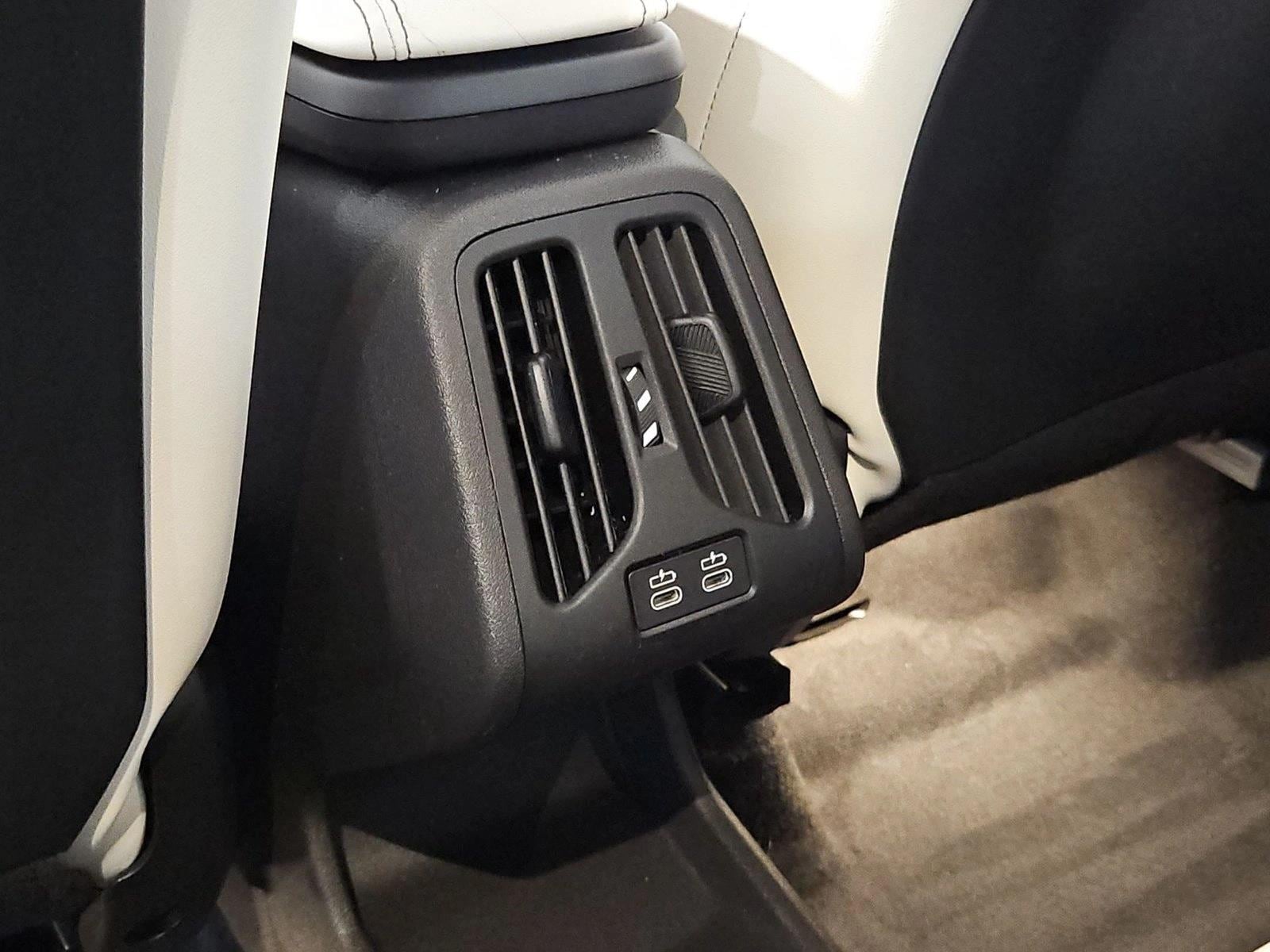 2026 BMW X1 28i - Photo 16