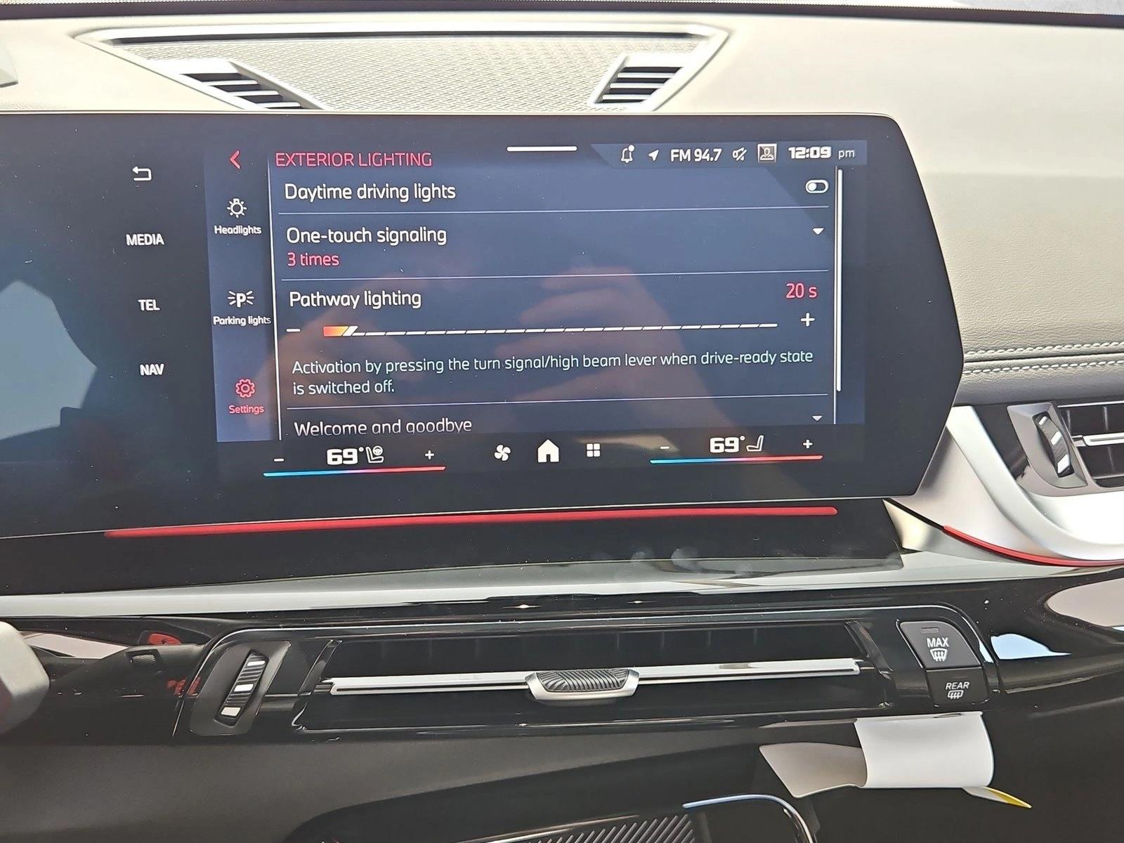 2026 BMW X1 M35i - Photo 11