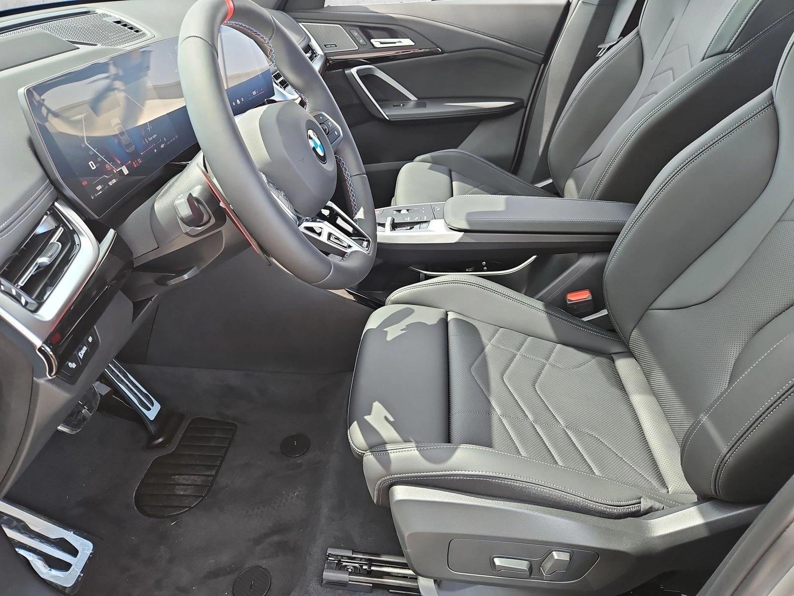 2026 BMW X1 M35i - Photo 4