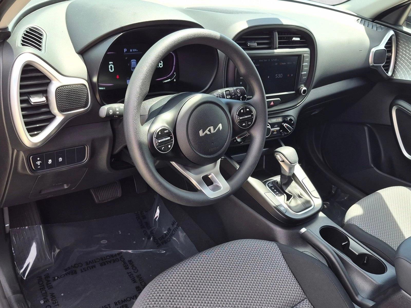 2024 Kia Soul LX - Photo 10
