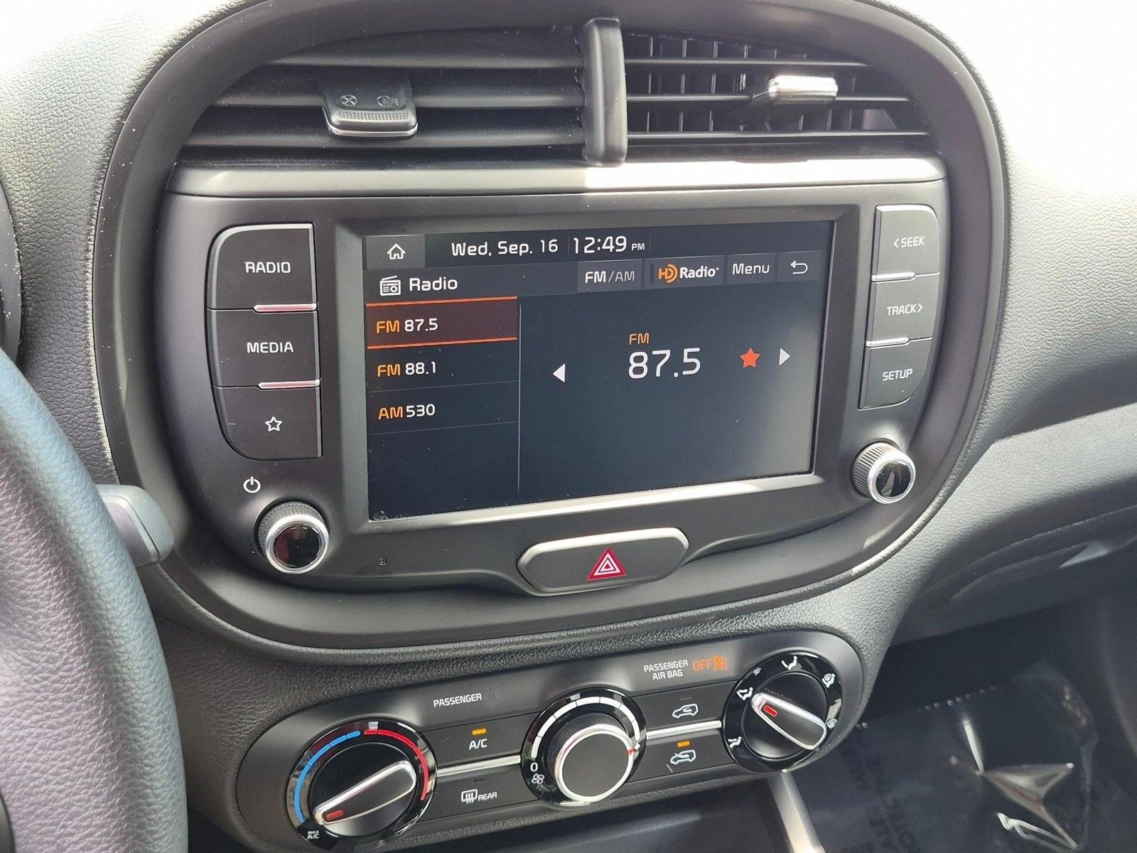 2024 Kia Soul LX - Photo 14