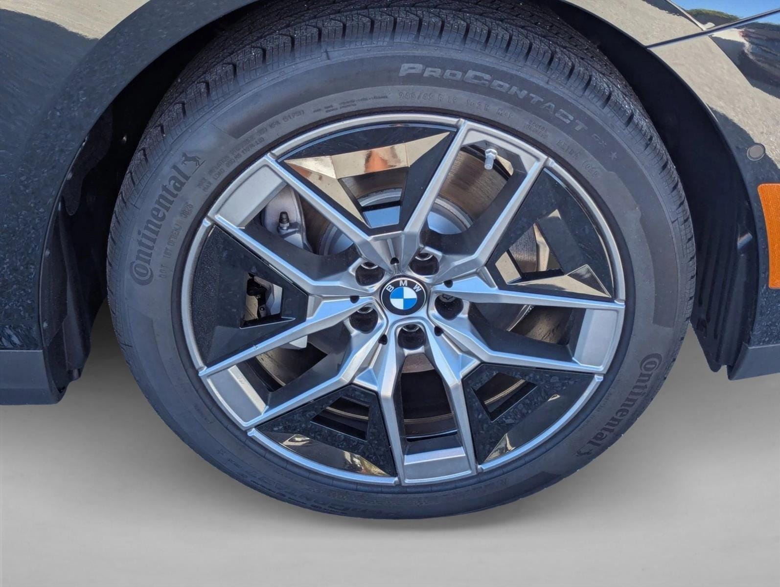 2026 BMW 5 Series 530i - Photo 9
