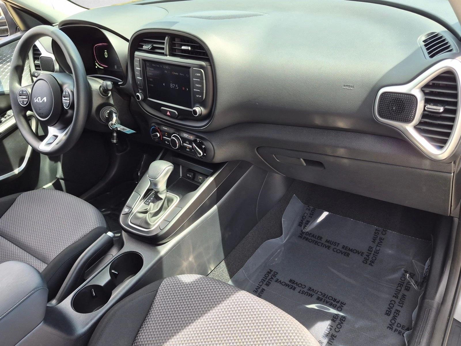 2024 Kia Soul LX - Photo 20