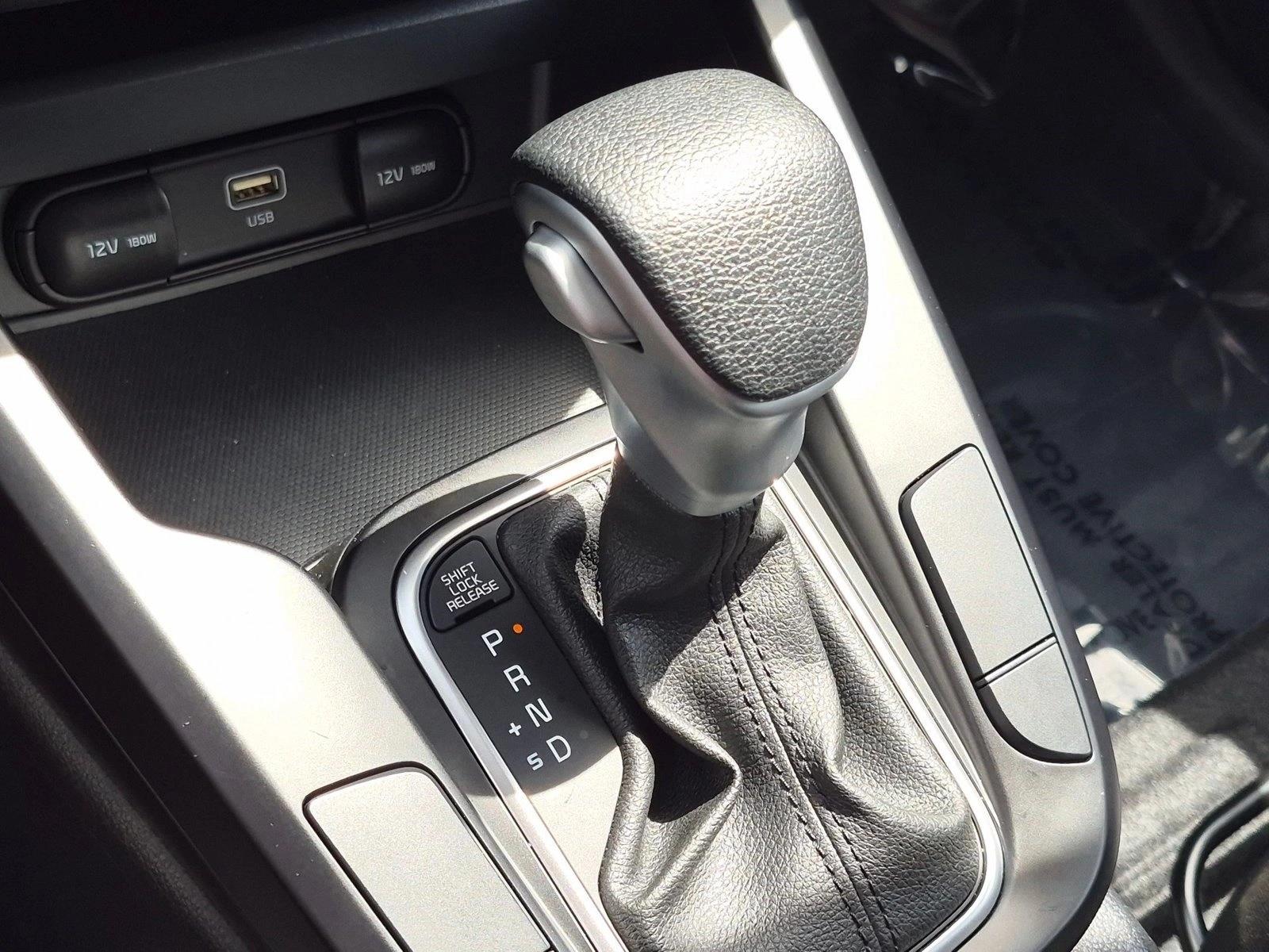 2024 Kia Soul LX - Photo 12