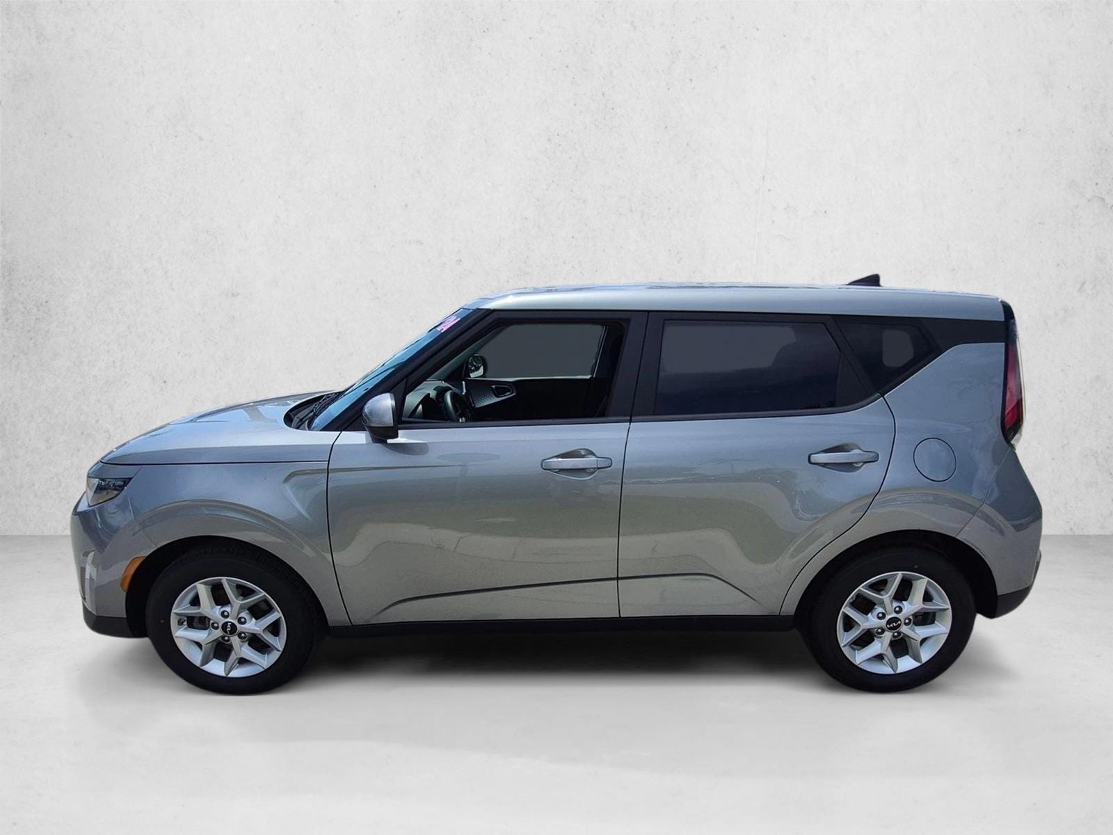 2024 Kia Soul LX - Photo 9