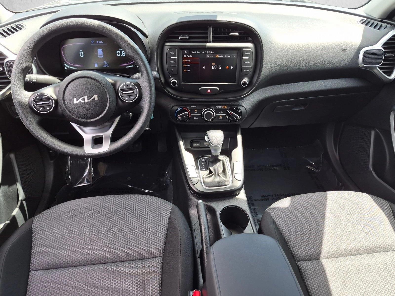 2024 Kia Soul LX - Photo 16