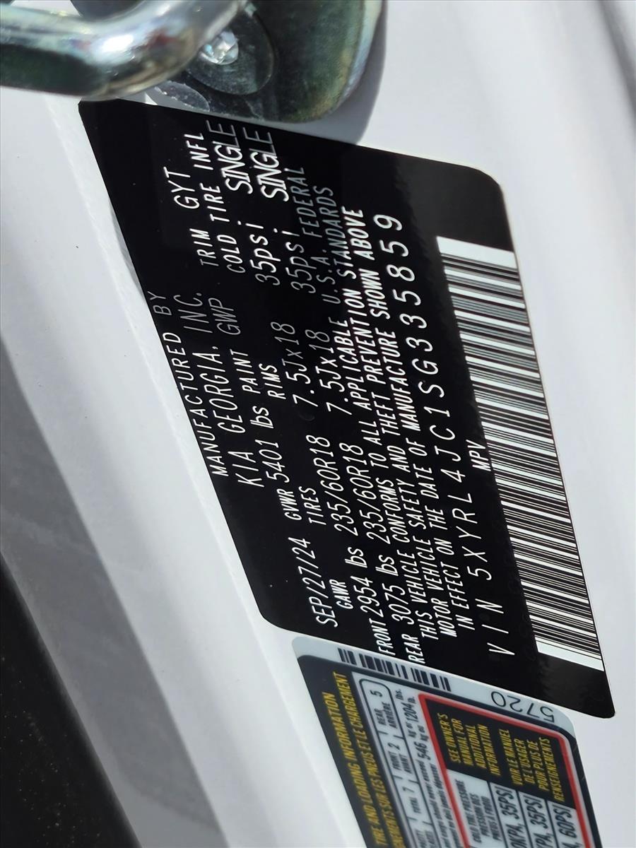 2025 Kia Sorento S - Photo 25