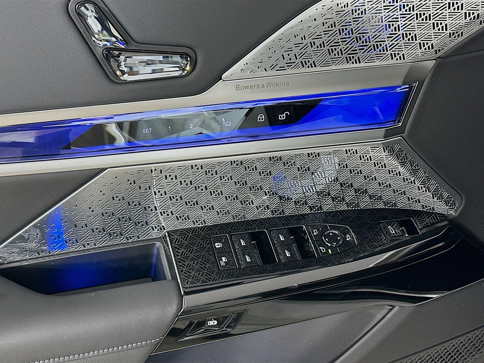 2026 BMW 7 Series 760i - Photo 17