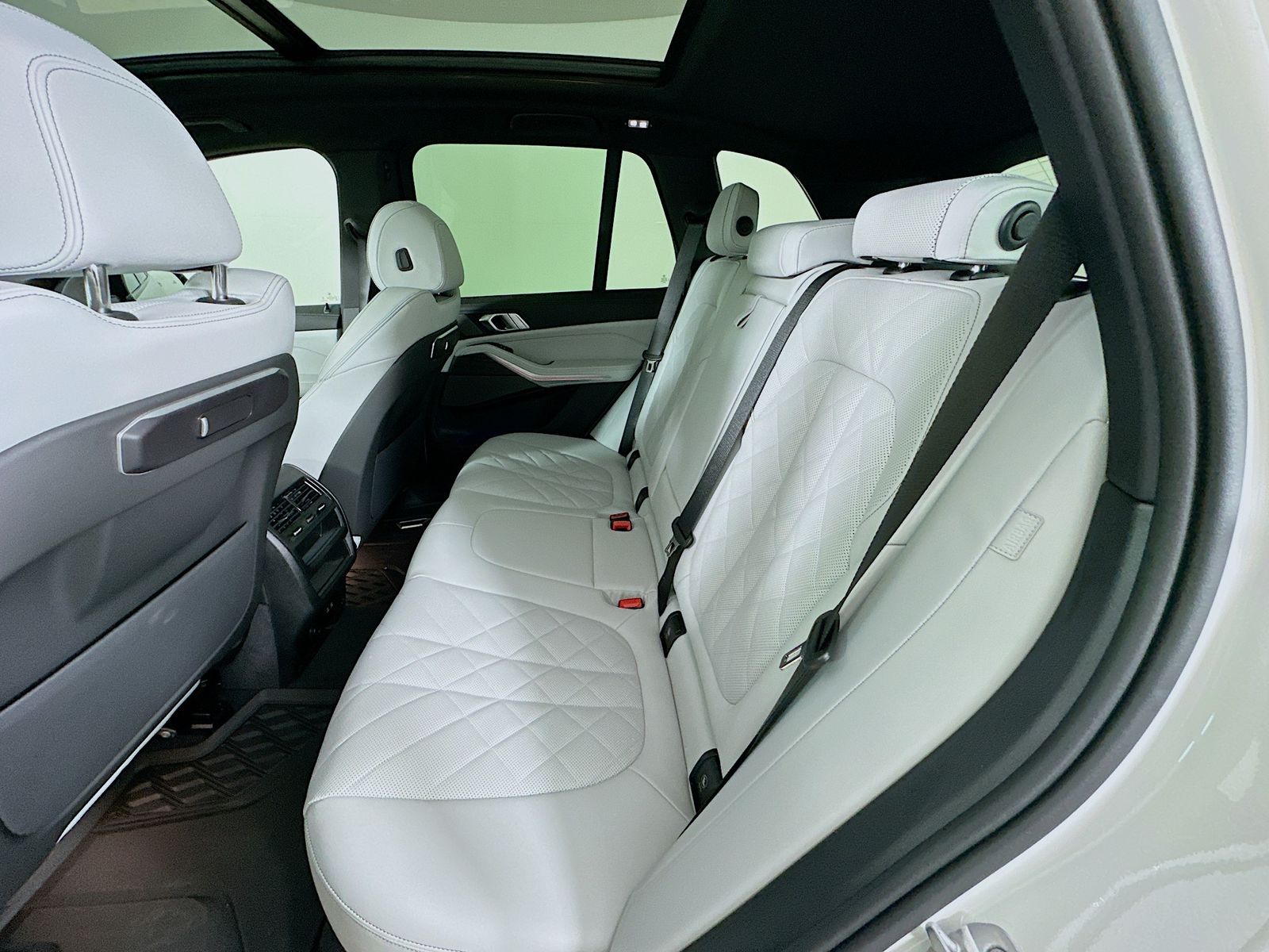 2026 BMW X5 50e - Photo 37