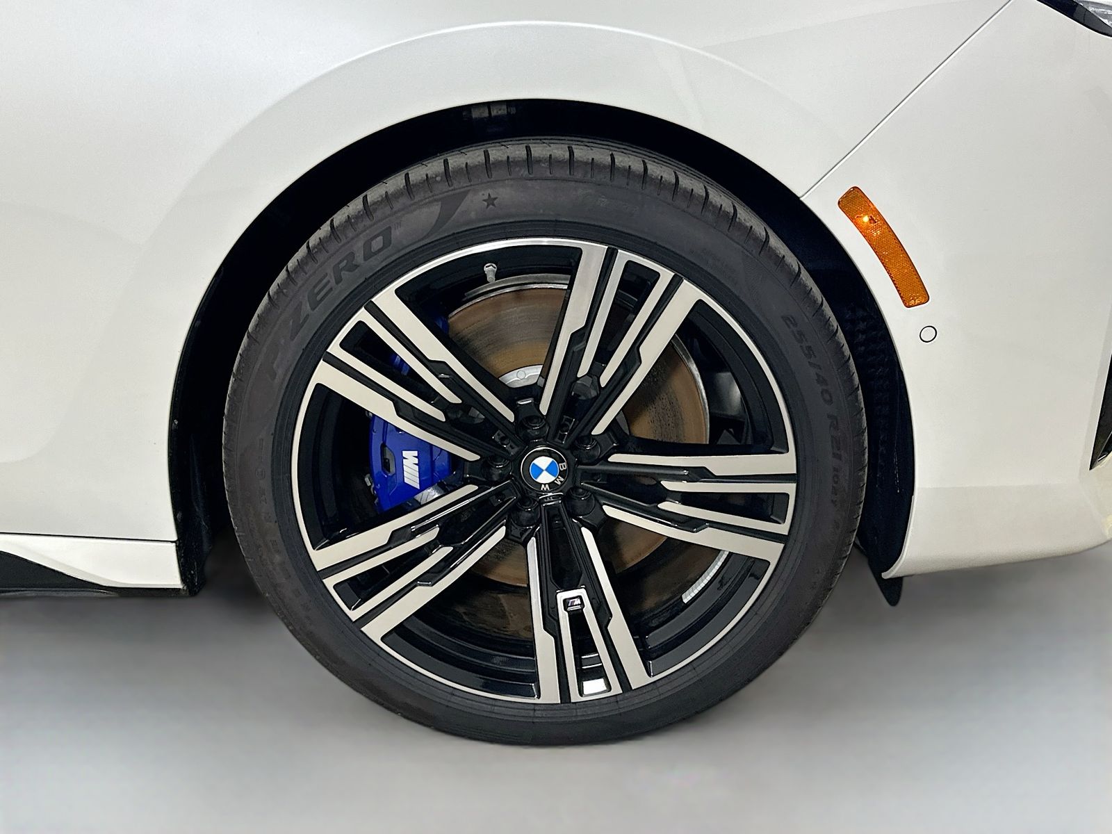 2026 BMW 7 Series 760i - Photo 10