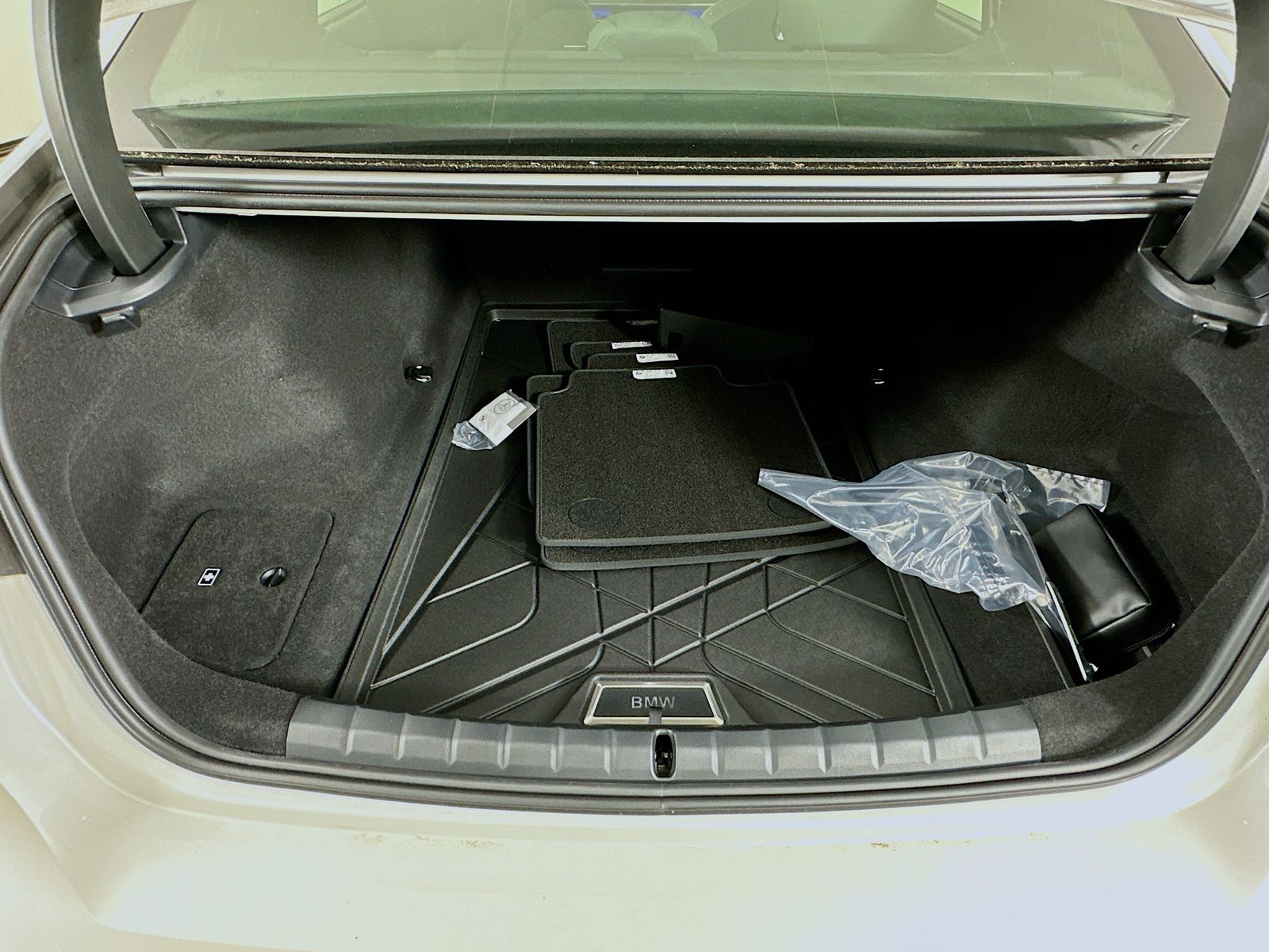 2026 BMW 7 Series 760i - Photo 39