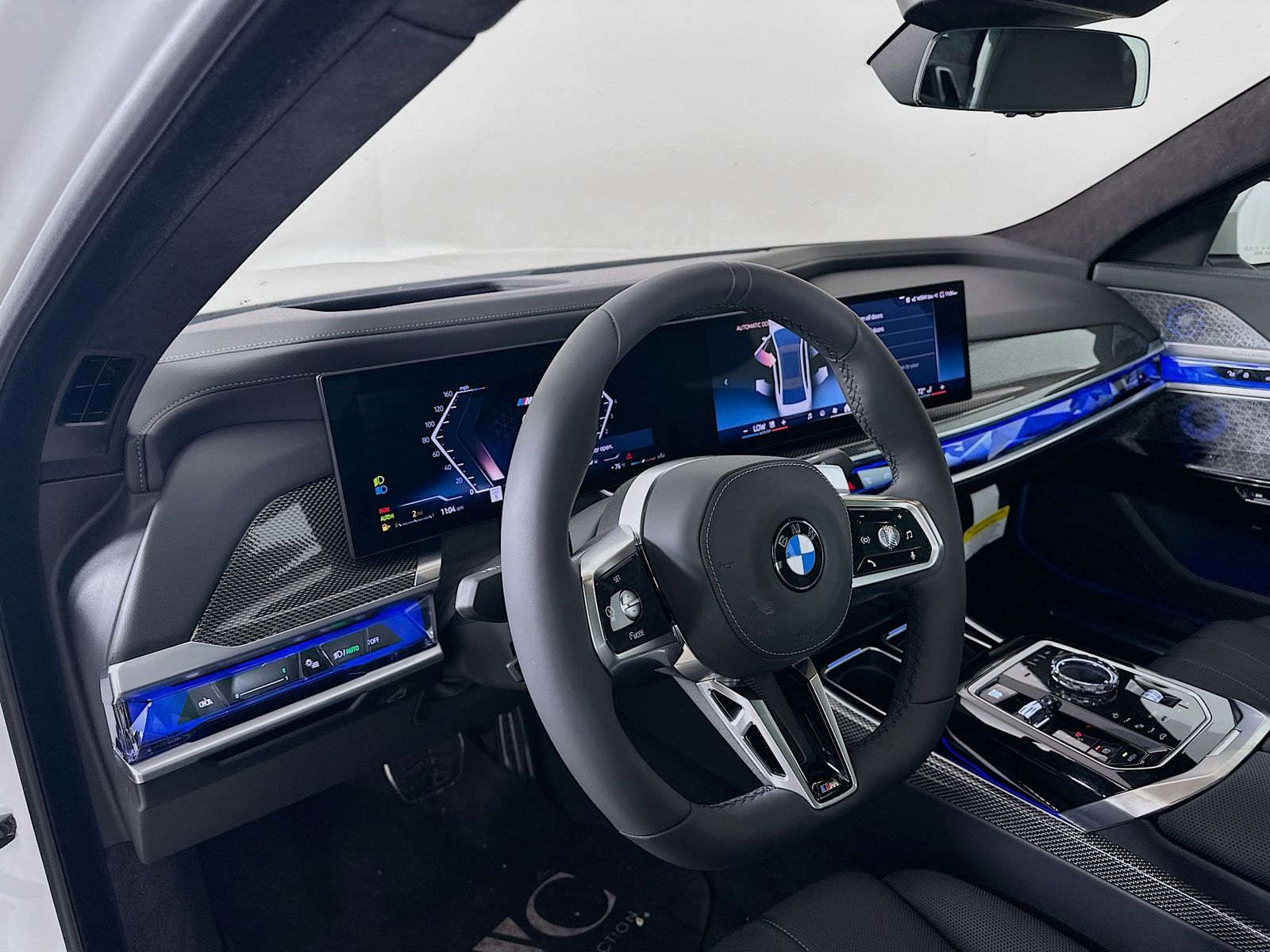 2026 BMW 7 Series 760i - Photo 31