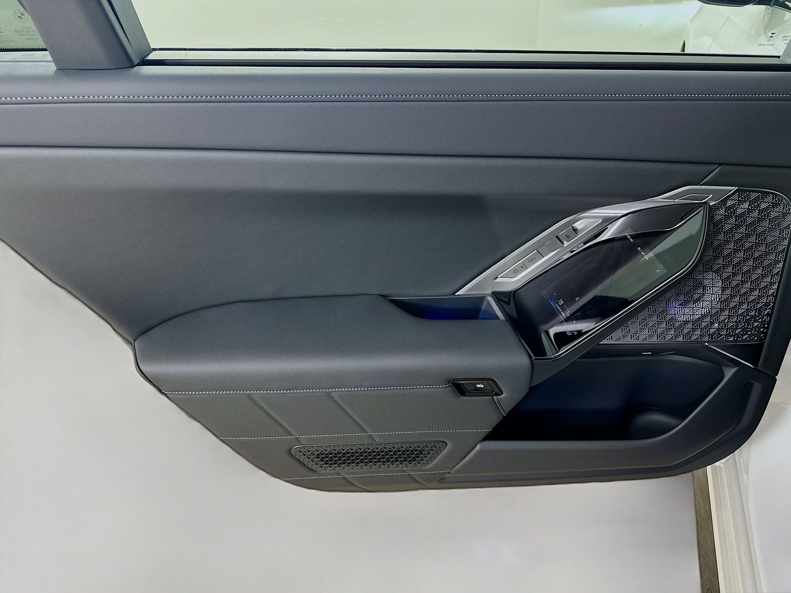 2026 BMW 7 Series 760i - Photo 34
