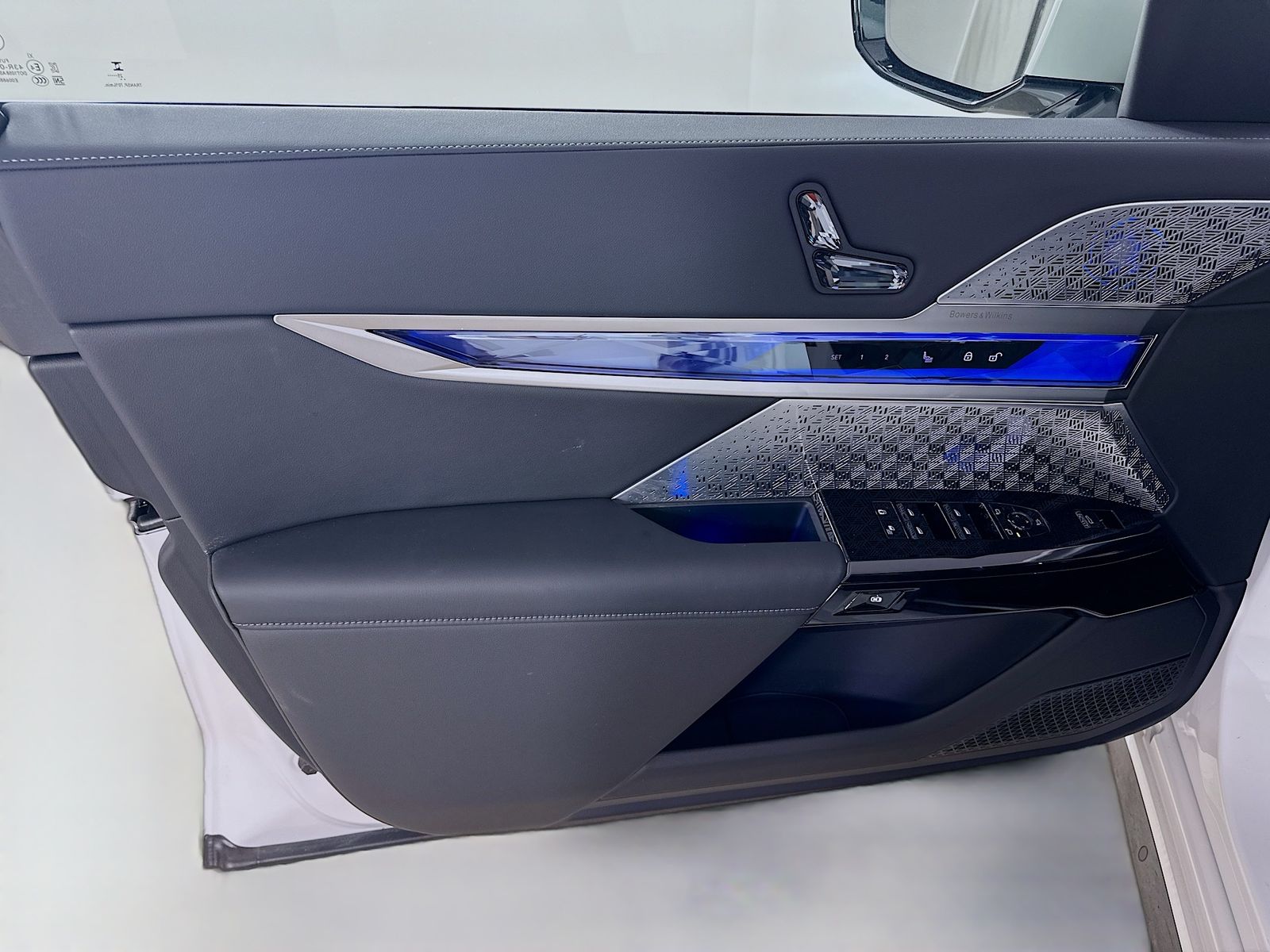 2026 BMW 7 Series 760i - Photo 16