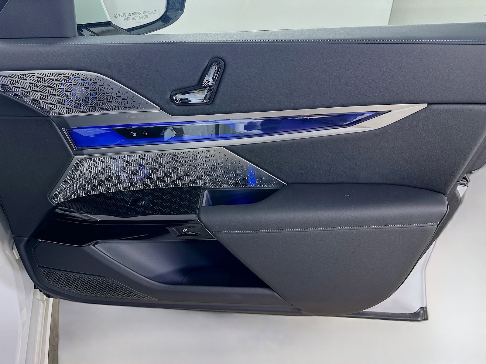2026 BMW 7 Series 760i - Photo 43