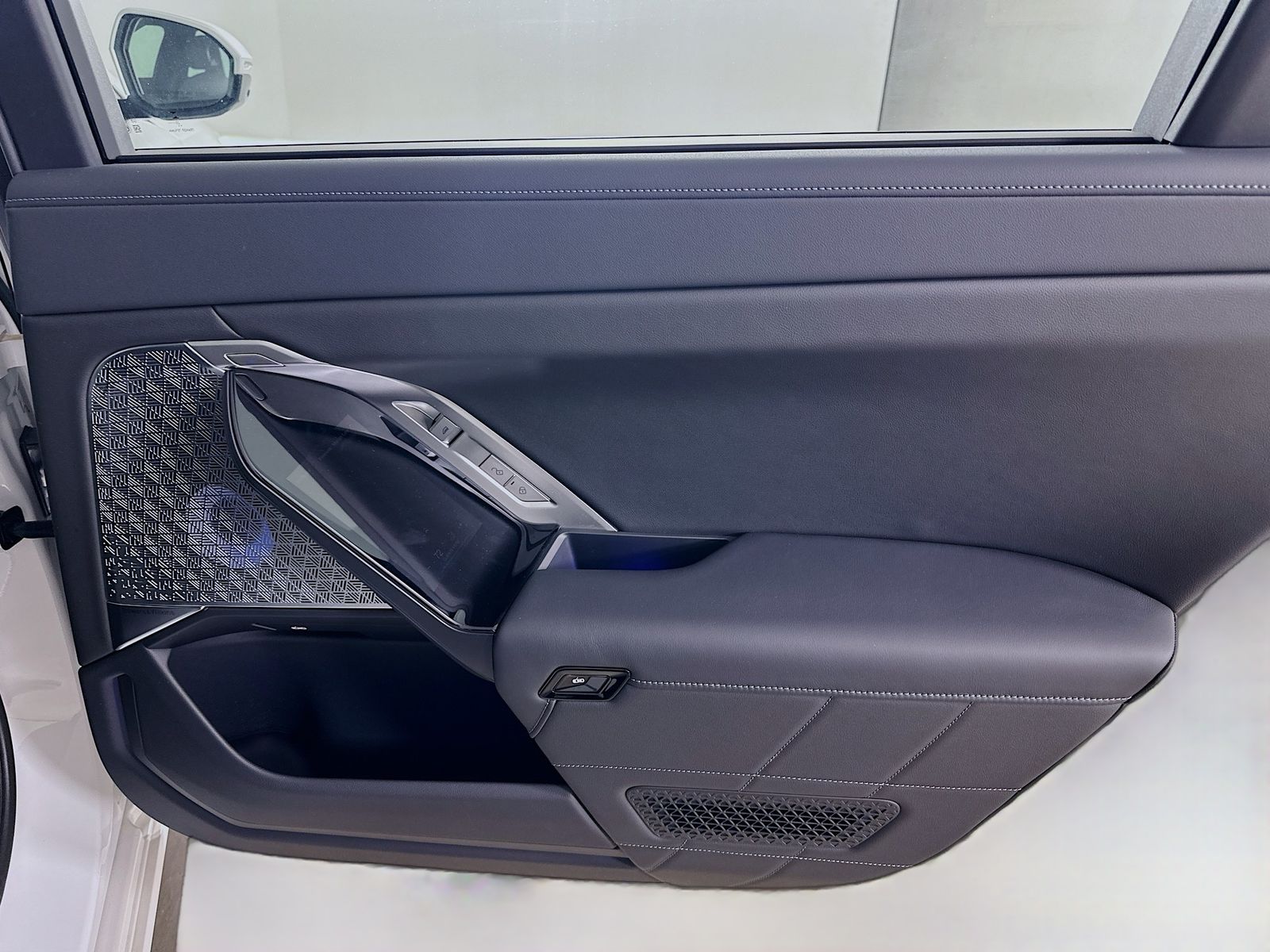 2026 BMW 7 Series 760i - Photo 41