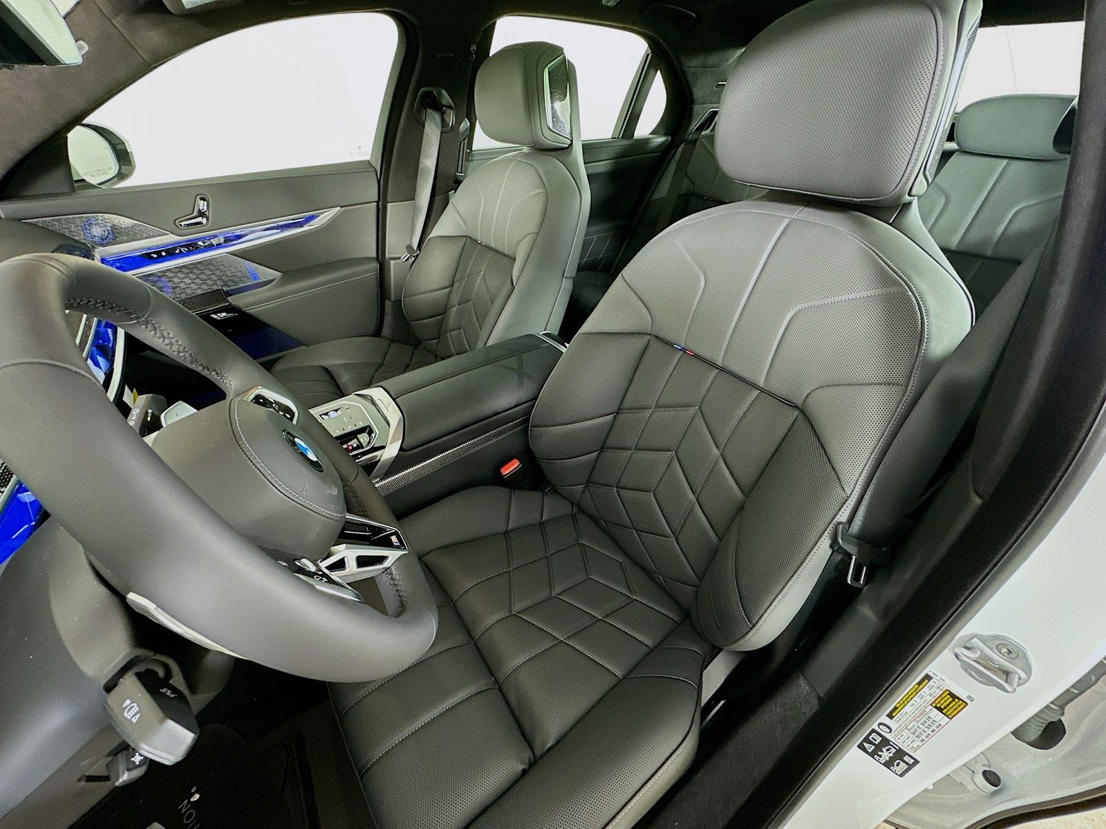 2026 BMW 7 Series 760i - Photo 33