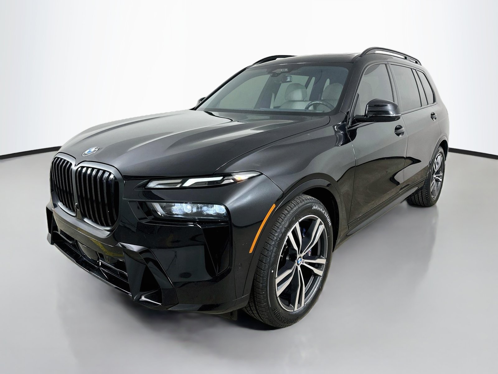 2023 BMW X7