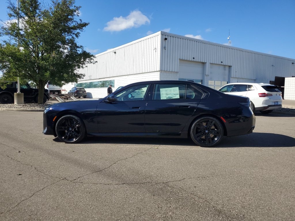 New 2027 BMW 740i xDrive Sedan