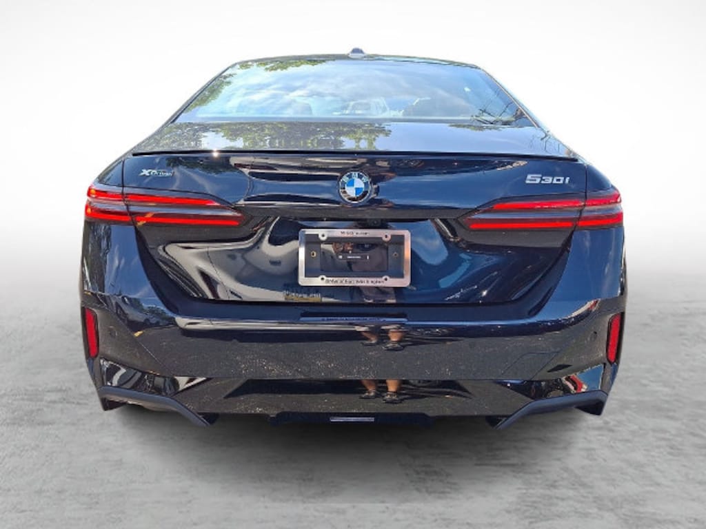 Used 2027 BMW 530i xDrive Sedan