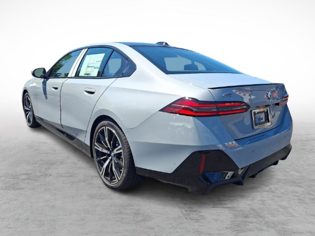 Used 2027 BMW 530i xDrive Sedan