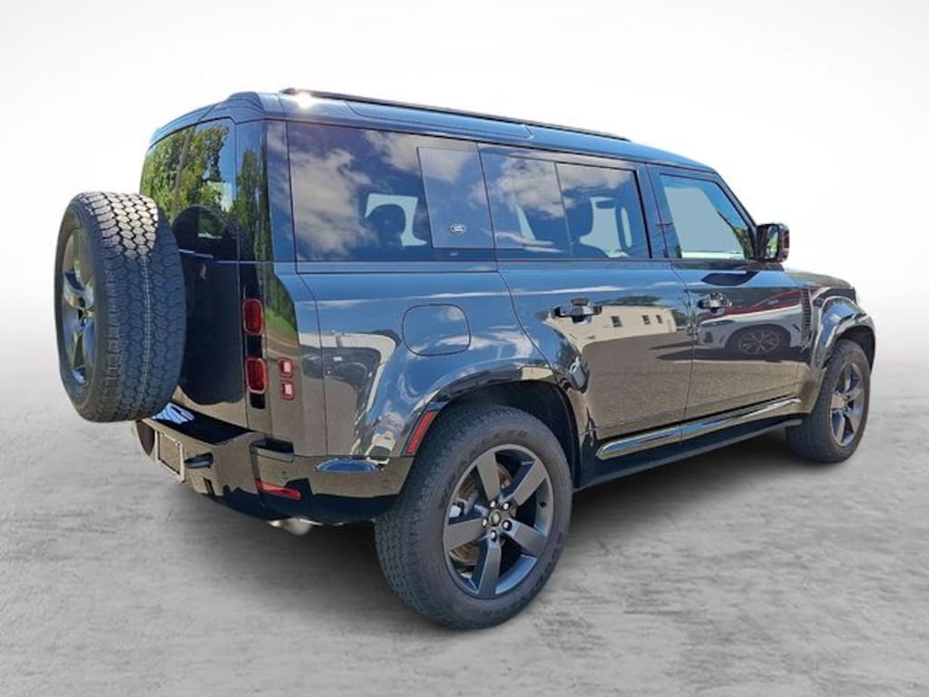 Used 2024 Land Rover Defender 110 X-Dynamic SE SUV