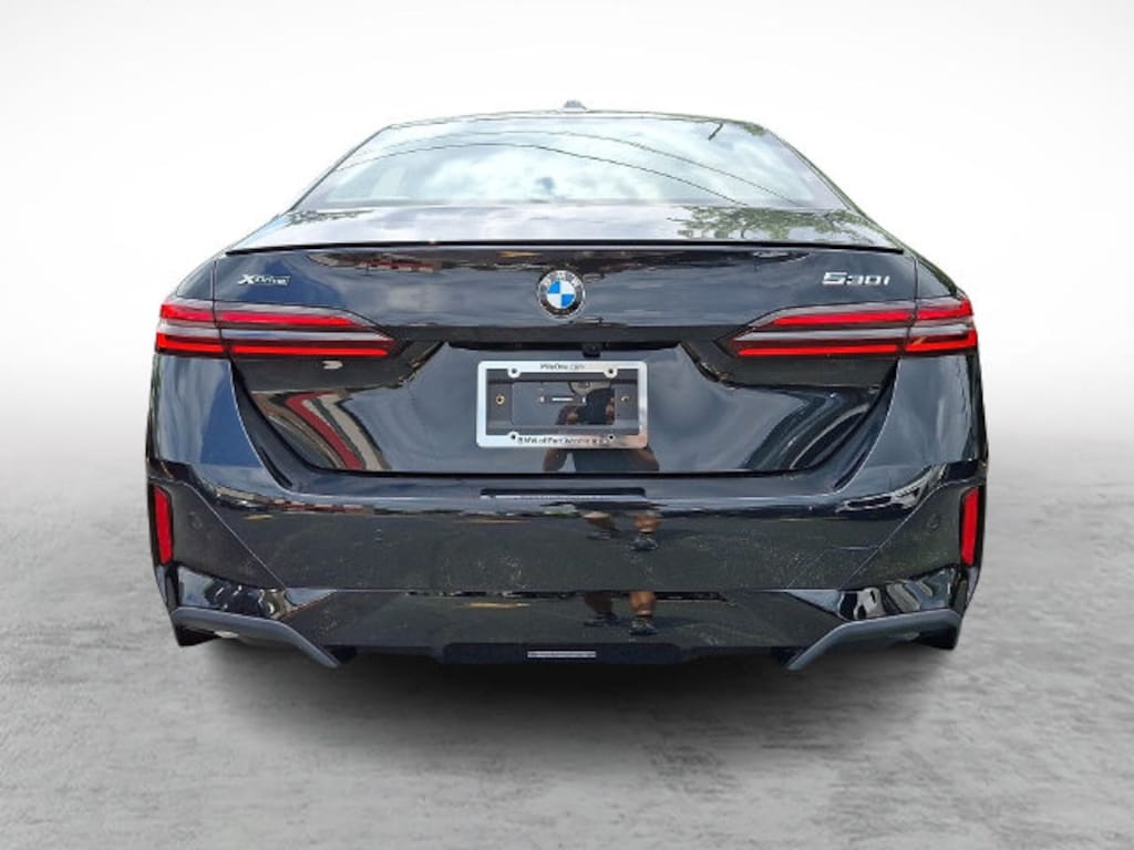 Used 2027 BMW 530i xDrive Sedan