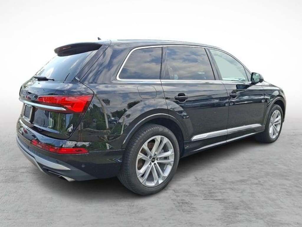Used 2025 Audi Q7 55 Premium SUV