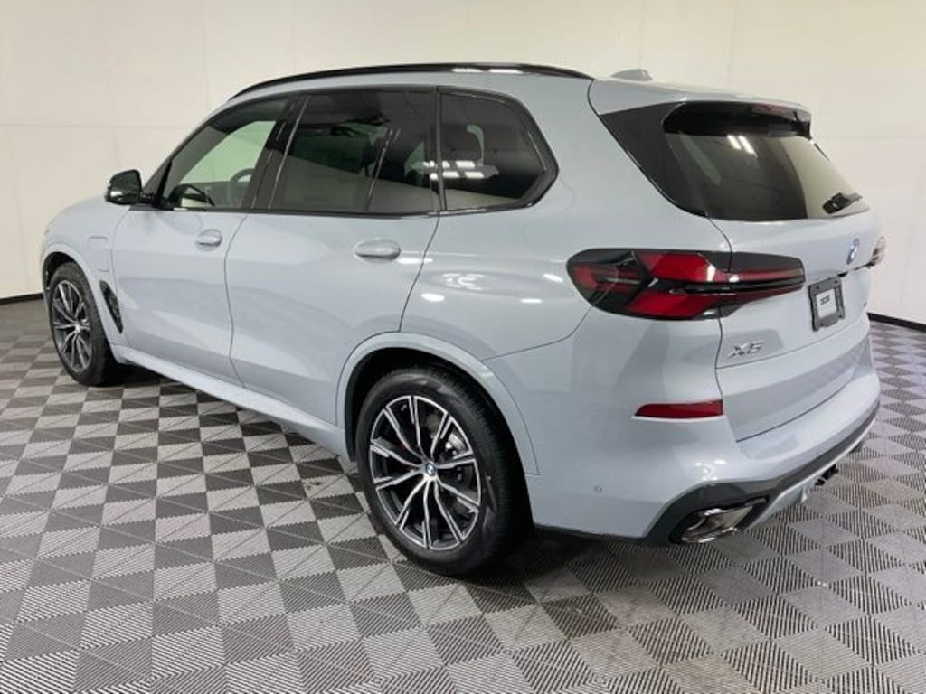 New 2026 BMW X5 xDrive50e SUV