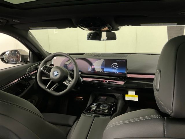 2026 BMW 5 Series 550e - Photo 34