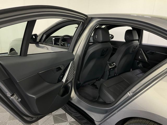 2026 BMW 5 Series 550e - Photo 35